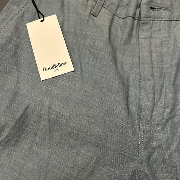 NWT Goodfellow & Co Mens Blue The Every Wear Shirts 7" 30 - Picture 2 of 3